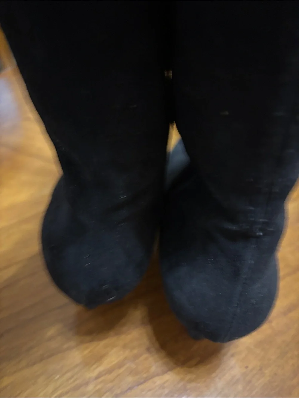 Black Women's Knee-High Pointed Toe Boots